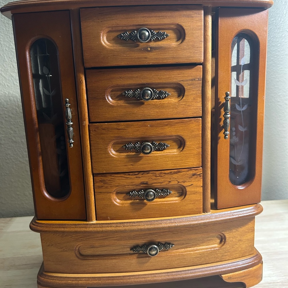 Elegant Wooden Jewelry Organizer